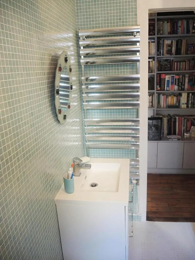 Pensionat Stylish Flat With Balcony Facing South *