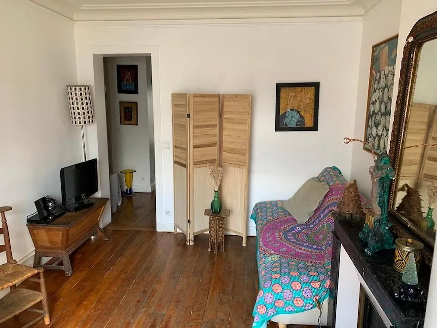 Pensionat Stylish Flat With Balcony Facing South
