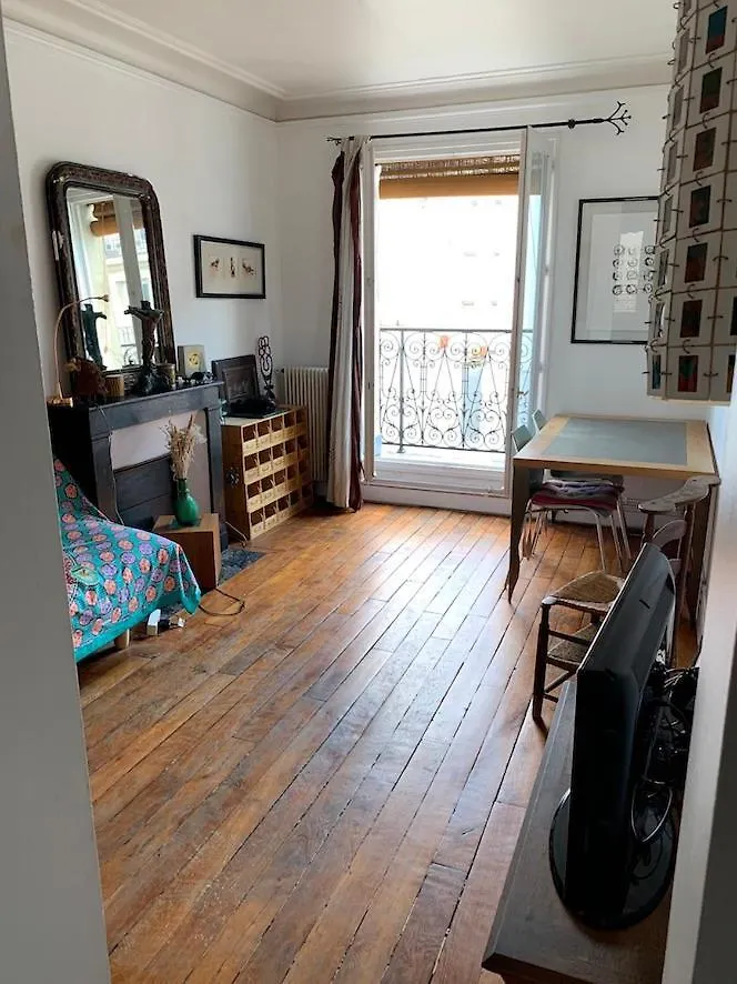 Stylish Flat With Balcony Facing South * Parijs