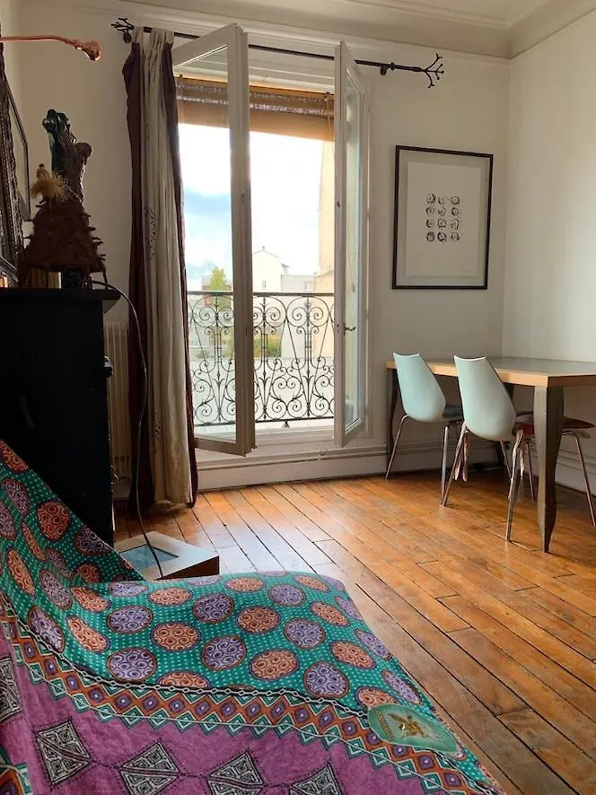Stylish Flat With Balcony Facing South * 巴黎